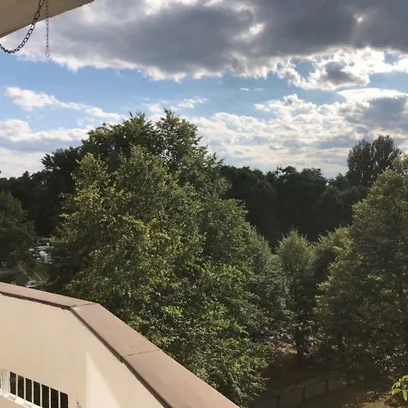 Duze Mieszkanie W Zielonej Okolicy, 6 Km Od Rynku. *